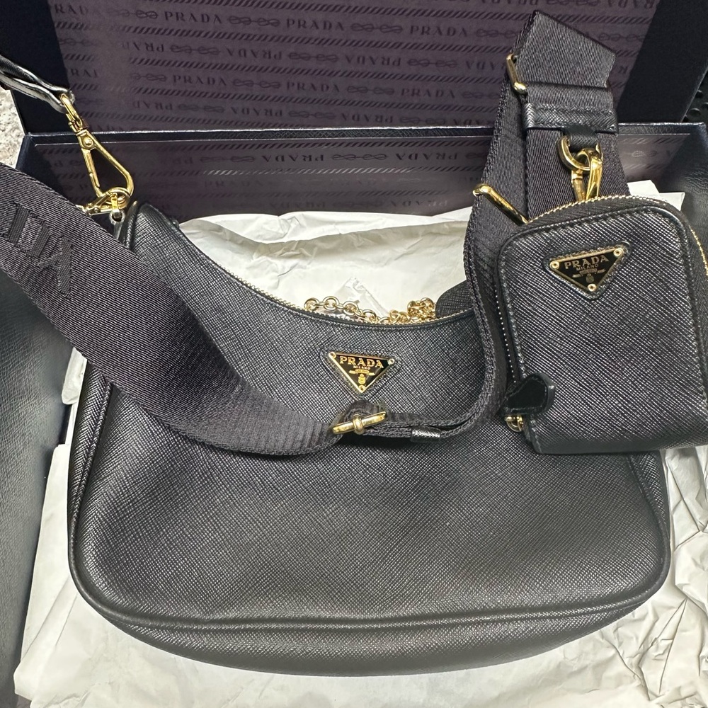 Prada Re-Edition 2005 Saffiano leather bag